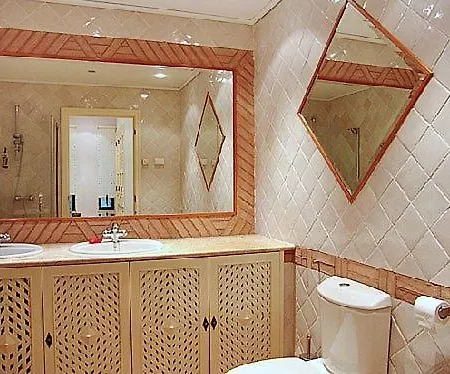 Sleeps 10 Pool Air Con Wifi *